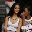 Rihanna brez sramu pokazala uhan v bradavički