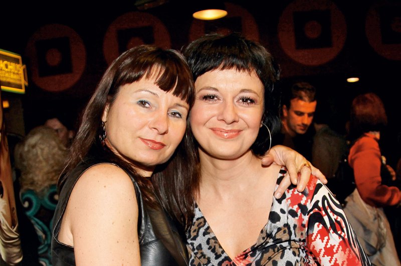 Violeta Tomić in Lara Jankovič (foto: Sašo Radej)