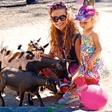 Tia Anna Paynich s hčerko uživala v živalskem vrtu