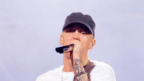 Eminem kolegici grozi z nasiljem