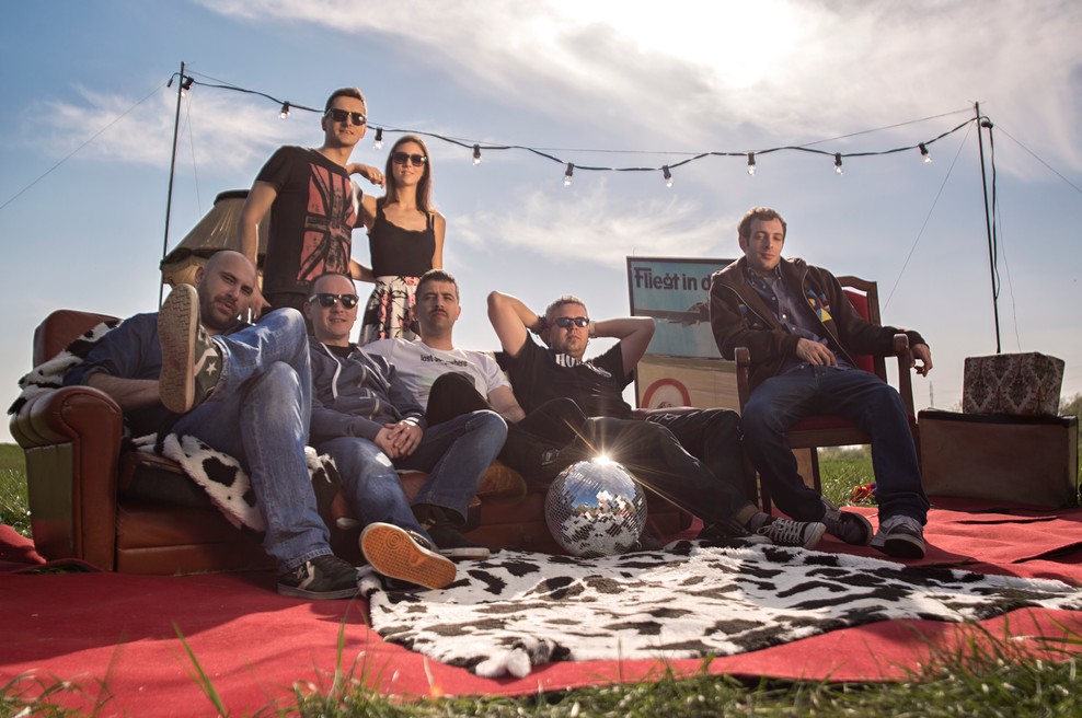 S.A.R.S. z novimi izdajami in koncertnimi napovedmi (foto: Veseli december v Črnomlju)