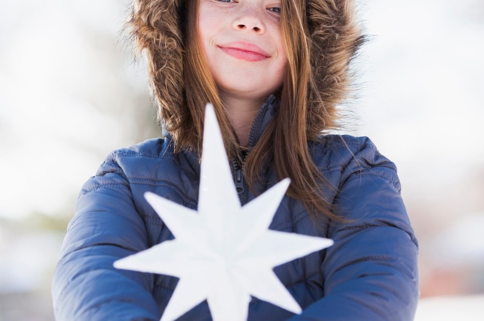 Pakete za Anino zvezdico zbirajo tudi na policijskih postajah (foto: profimedia)