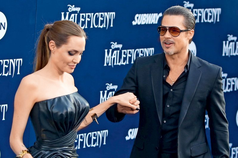 Zakonca Jolie in Pitt naj bi v 2015 spet zibala, pravi astrologinja (foto: profimedia)