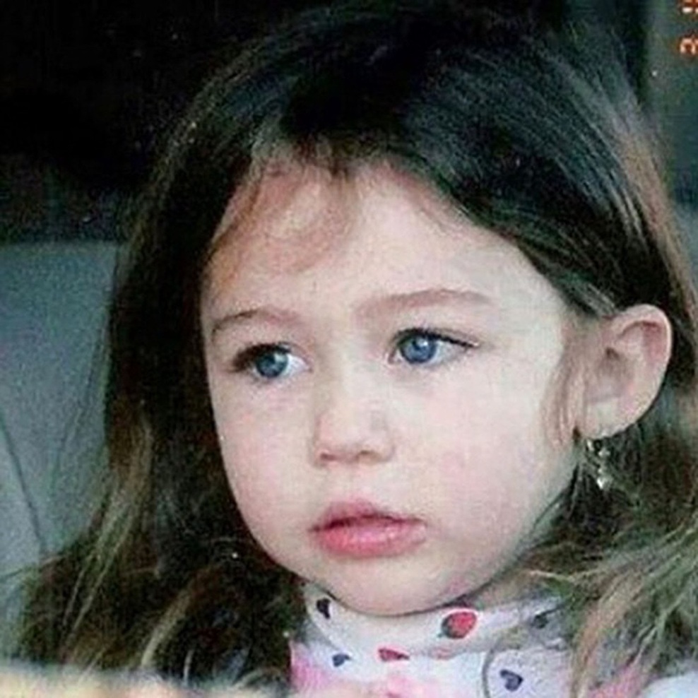 Ali uganete, kdo je ta deklica?