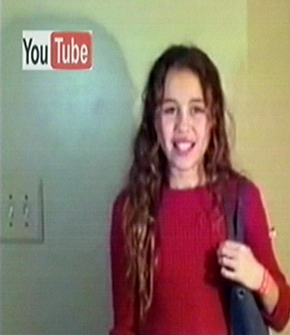 Ali uganete, kdo je ta deklica?