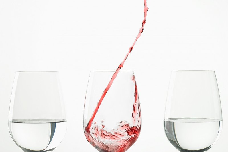 Znanstveniki ugotovili, zakaj je dražje vino boljšega okusa (foto: profimedia)