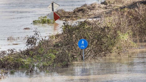 Vremenske razmere: Arso opozarja na naraščanje rek ob koncu tedna