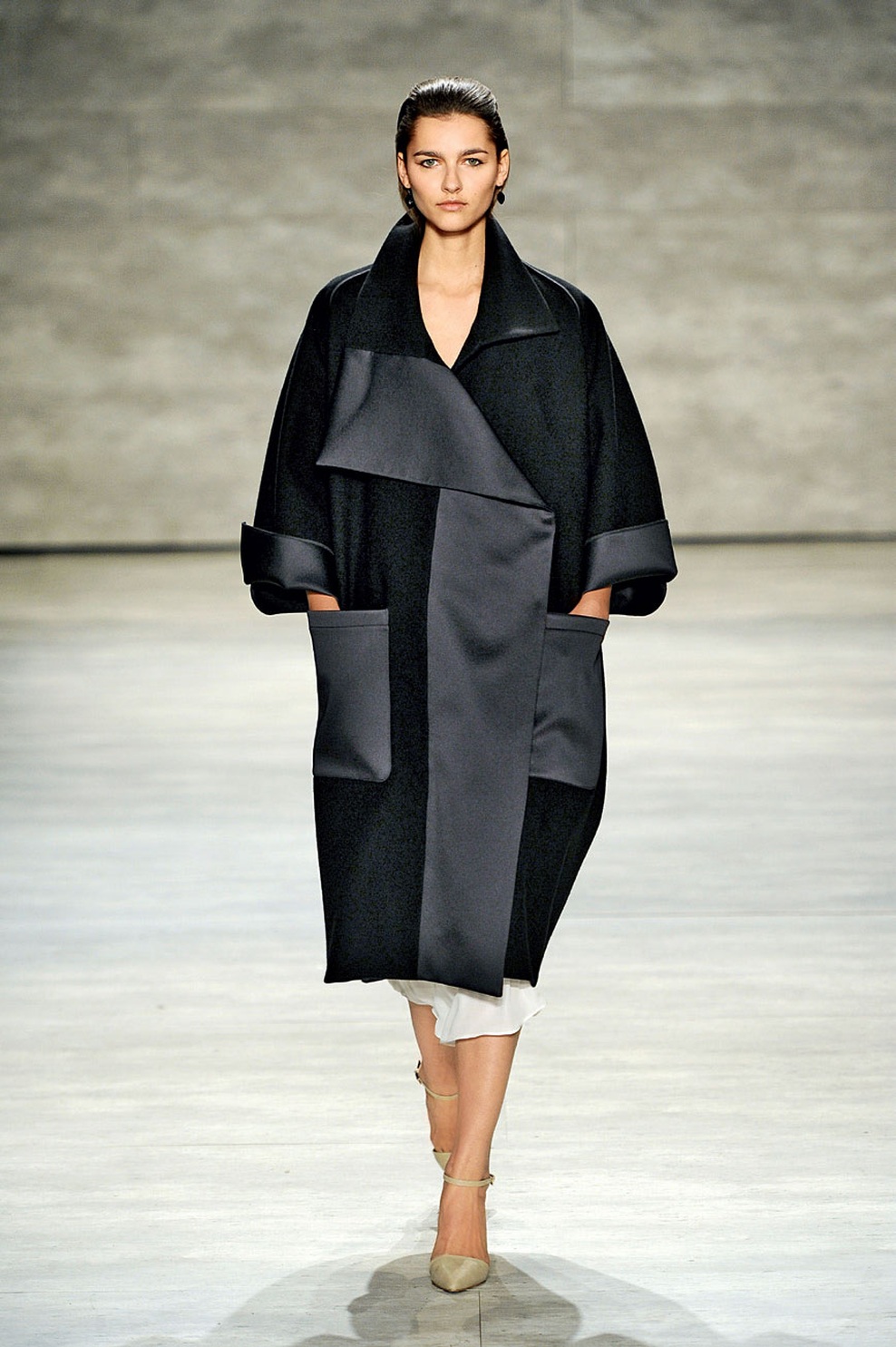 Lahkotni padec in modni volumen