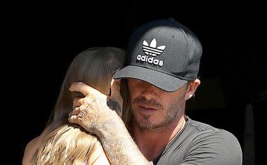 David Beckham debelušen? Njegova Harper že misli tako.