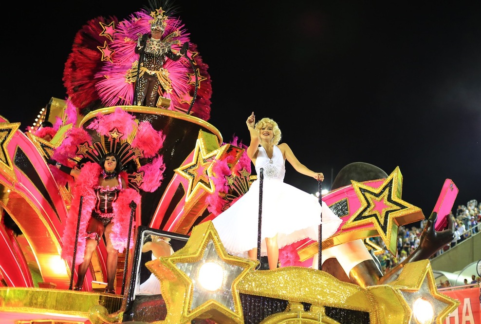 Rio de Janiero ponovno postregel s slikovitim spektaklom