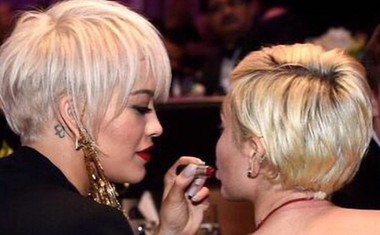 Se je Rita Ora ostrigla na kratko zaradi Miley?