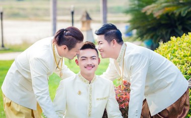 Zgodila se je najverjetneje prva poroka treh moških na svetu!