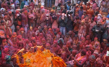 Indijski praznik barv Holi v pozdrav pomladi!