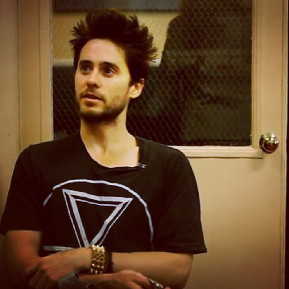 Jared Leto je z novo frizuro osupnil in navdušil!