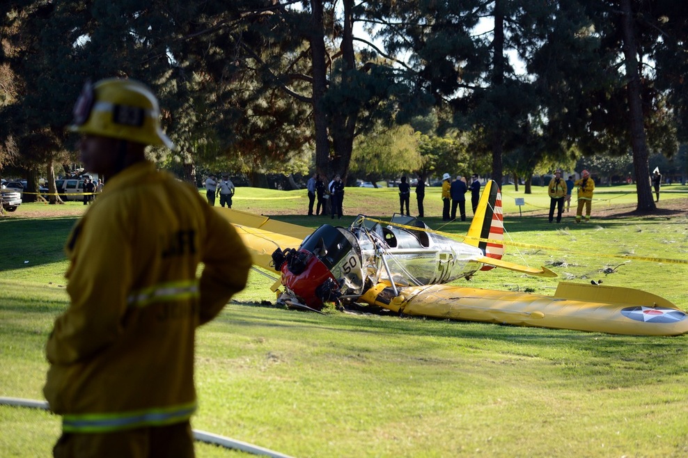 Harrison Ford se je ponesrečil z letalom, a na srečo ni hujšega!