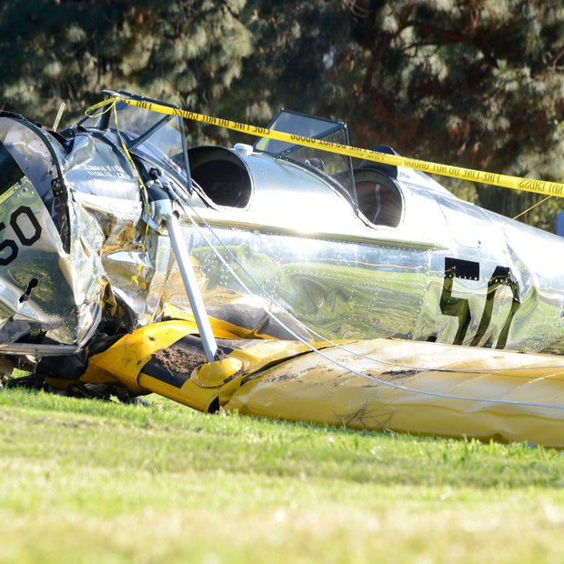 Harrison Ford se je ponesrečil z letalom, a na srečo ni hujšega!
