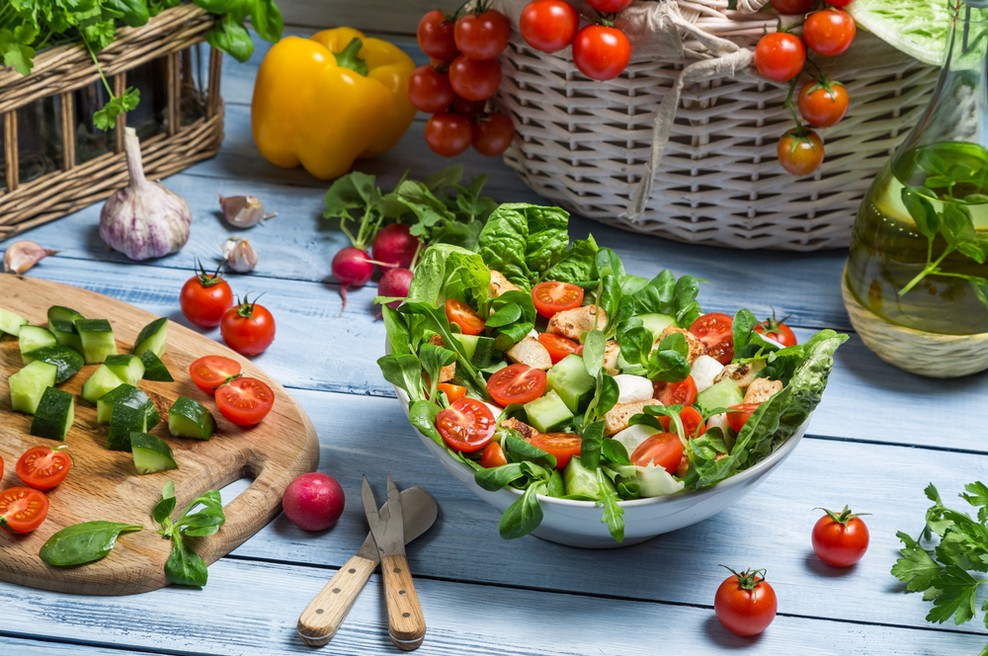 Zdrava hrana - kaj jesti manj in česa jesti več - za popolno zdravje! (foto: shutterstock)