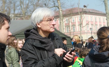 Petkov sončni mrk je na Kongresni trg privabil mnoge!