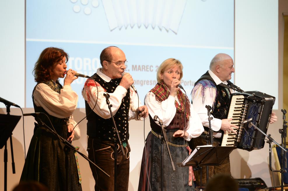 Hišni ansambel Avsenik.