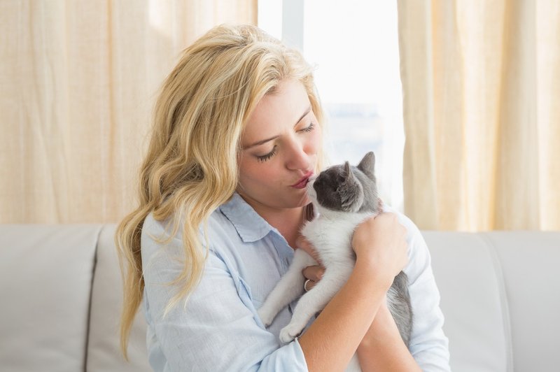 6 znakov, da ste v razmerju s pravo ljubiteljico mačk (foto: profimedia)