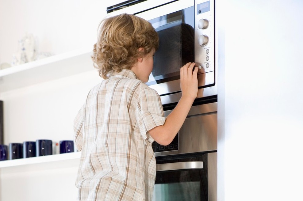 Mikrovalovne pečice: Mikrovalovi – še vedno verjamete neumnostim? (foto: profimedia)