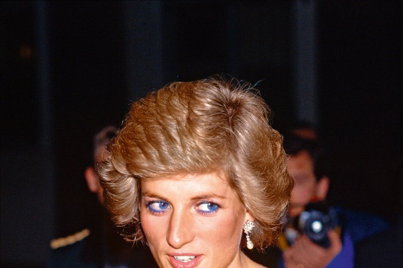 Zakaj je princesa Diana nehala uporabljati modro črtalo za oči? (foto: Lea)