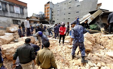 Grozljivo! Ubijalski potres v Nepalu in Indiji!