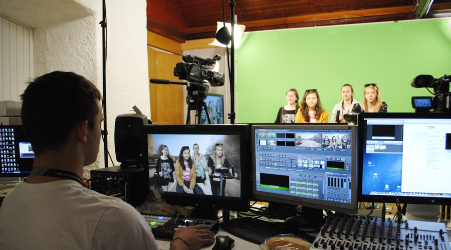 Pričenjajo se že 14. Dnevi elektrotehnike! (foto: Neža Renko)