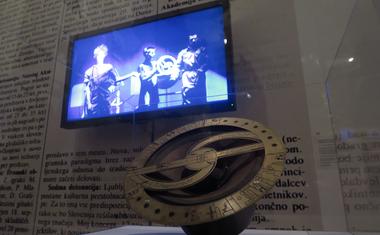 Fotogalerija z razstave Neue Slowenische Kunst v Moderni galeriji