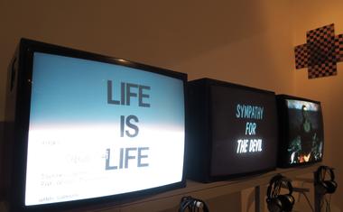 Fotogalerija z razstave Neue Slowenische Kunst v Moderni galeriji