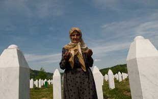 Razstava Srebrenica 1995 v Mestni hiši v Ljubljani 