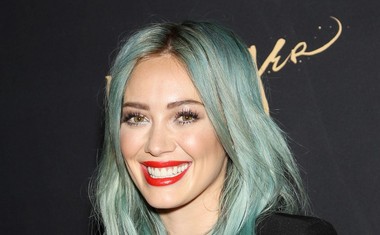 Top zvezdniški trend zeleno - modrih las!