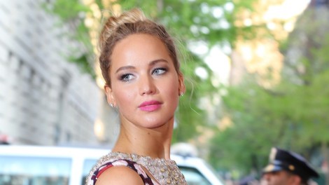 Je Jennifer Lawrence za ženske v Hollywoodu končno izpogajala višje honorarje?