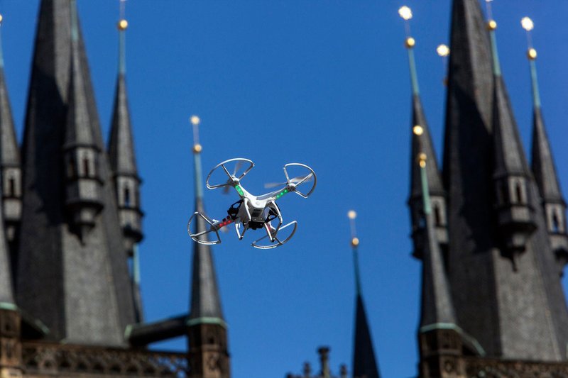 Droni - brezpilotne naprave, ki spreminjajo življenja (foto: profimedia)