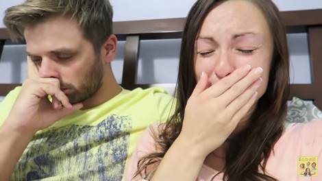 VIDEO: Par, ki je z nosečnostjo navdušil splet, sporočil žalostno novico