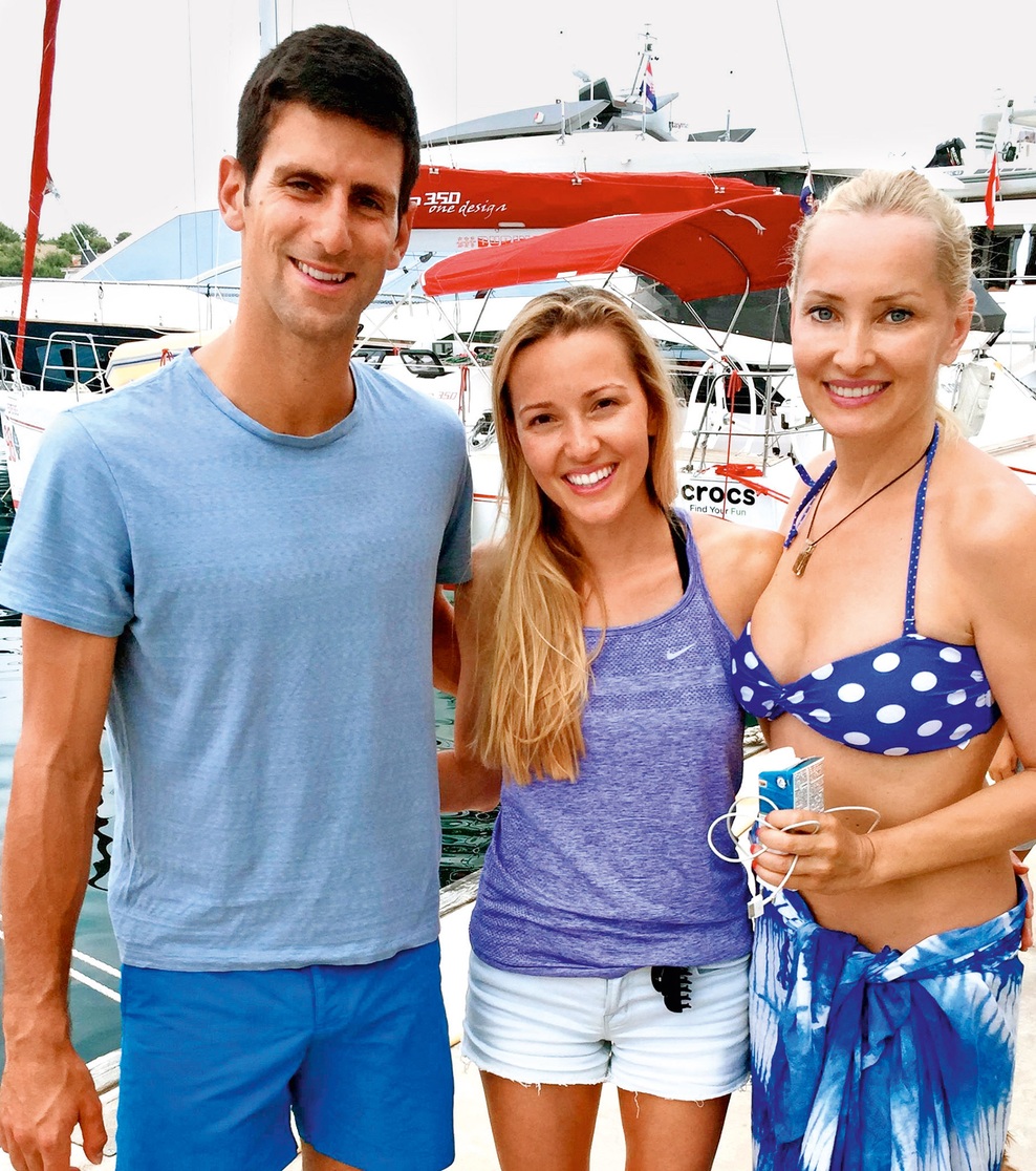 Tanja in Zala Ribič med dopustom srečali Novaka Đokoviča. In nastali sta ti dve fotki!