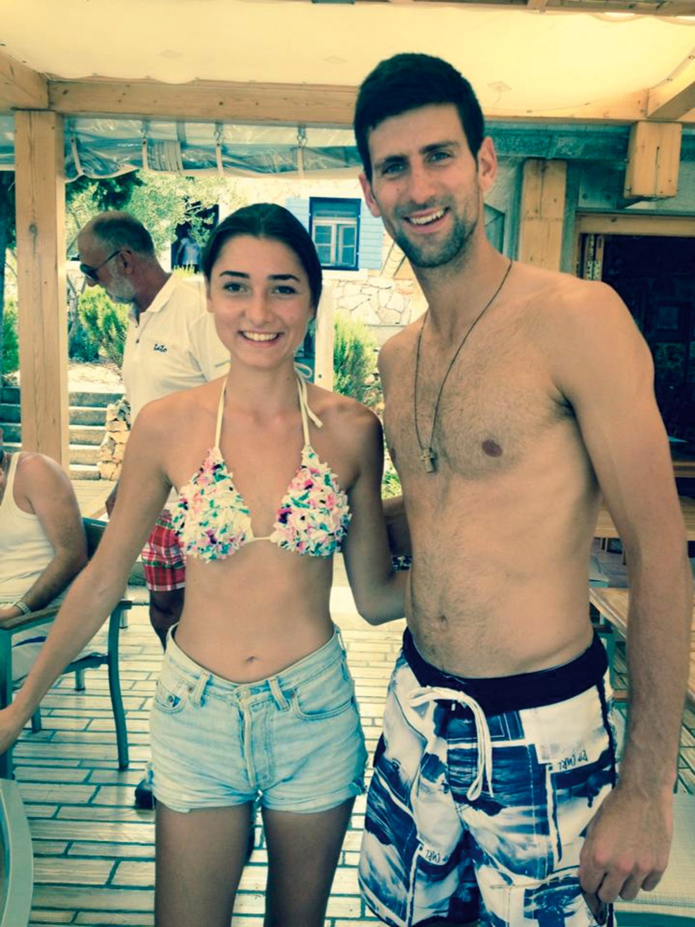 Tanja in Zala Ribič med dopustom srečali Novaka Đokoviča. In nastali sta ti dve fotki!