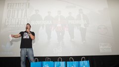 
                                                         Klemen Bučan je za uvod pripravil šaljiv pregled zgodovine slovenskega hip hopa