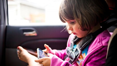 Raziskava AMZS o otrocih v avtomobilu! Bi bili pripravljeni deliti svoje izkušnje?