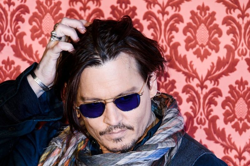 Johnny Depp prodaja vas v Provansi (foto: profimedia)