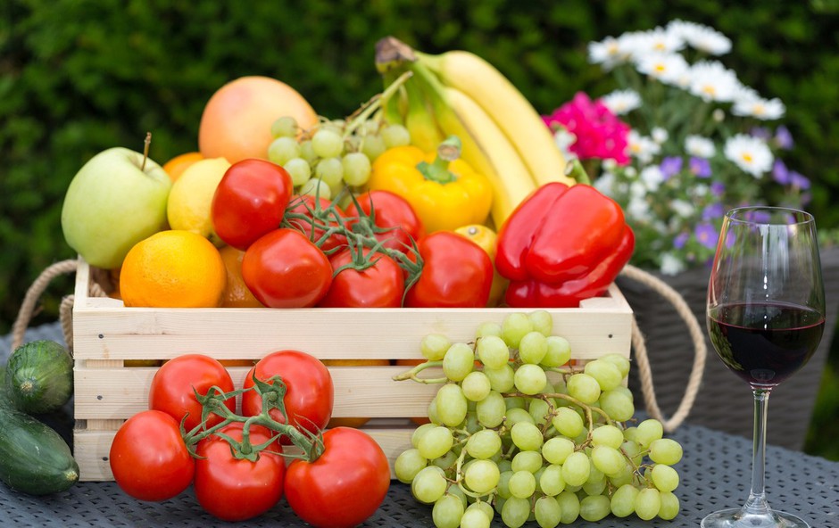 Na stojnicah in tržnicah še vedno goljufajo, zlasti pri sezonskem sadju in zelenjavi (foto: Profimedia.si)