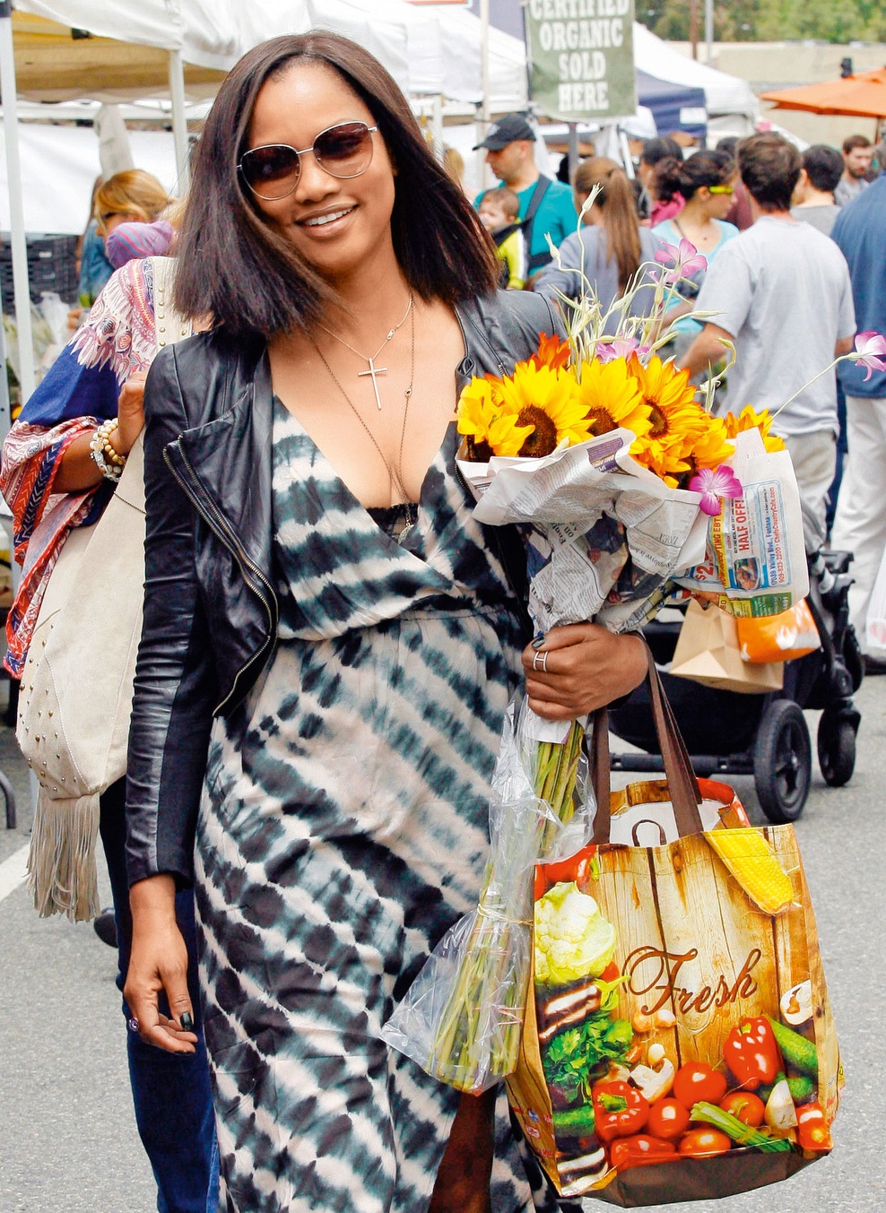 Nosili jo boste skupaj z mini krilom.