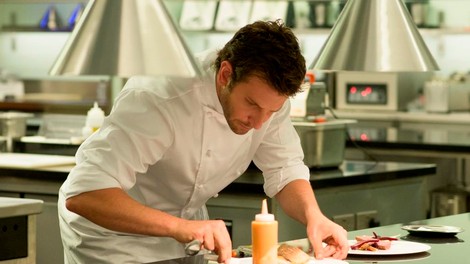 Prihaja film Burnt - Kuhar na robu