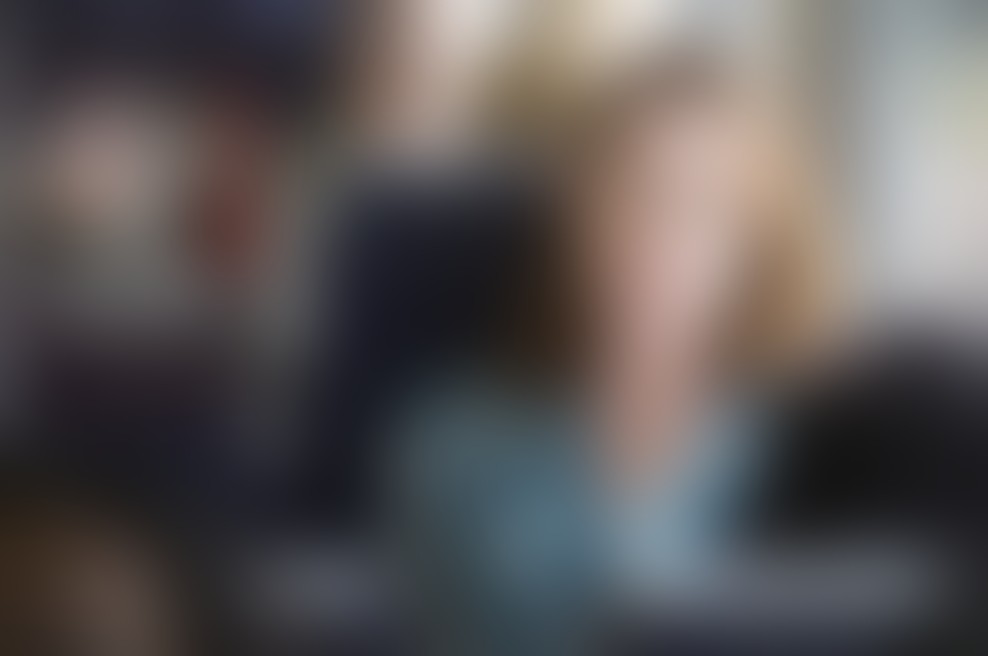 Paula Hawkins, DEKLE NA VLAKU, izdala Mladinska knjiga Založba, prevedla Alenka Ropret, urednica Darja Marinšek