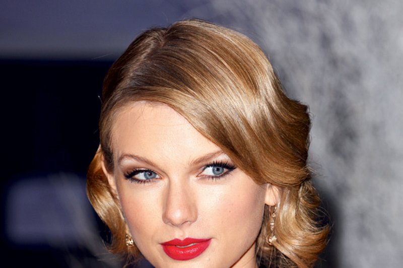 Pevka Taylor Swift dobila tožbo proti moškemu, ki jo je prijel za zadnjico (foto: Getty images, profimedia, Jeffrey Westbrook)
