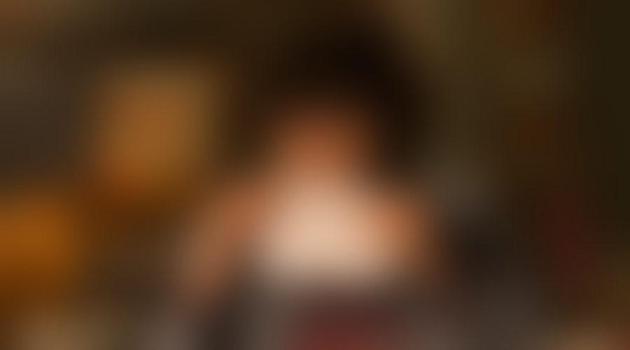 Ko mladi Max v besu strga svoje pismo želja, obudi starodavnega demona, ki skrbi za poredneže.