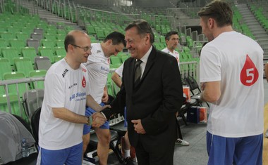 V Stožicah so znani Slovenci 'zabili' gol diabetesu!