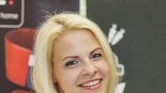 Mateja Medved, Plastika Skaza