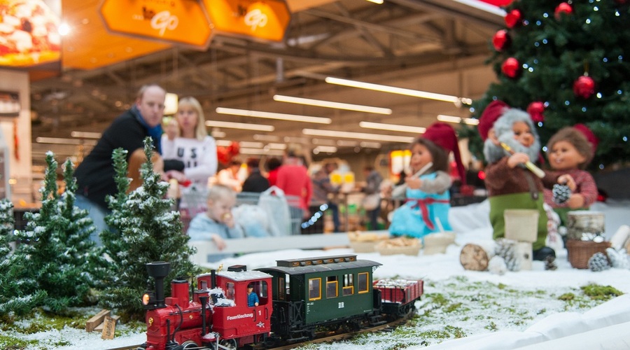 V Cityparku se je odprl božičkov park. (foto: Robert Krumpak)