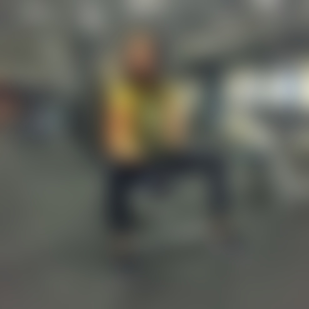 V nasprotju z večino, ki nas v teh dneh pri obloženih mizah rado zanese, Daša pridno trenira in skrbi za postavo. 